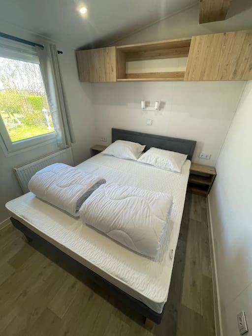 Cozy Chalet At The Beach In Petten, Netherlands Exterior photo